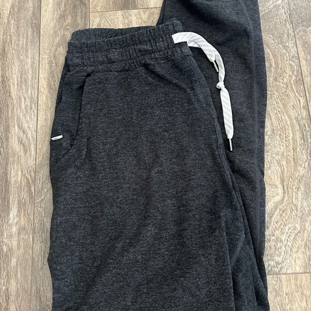 Vuori Gray Sweatpants Relaxed Fit Elastic Waistband